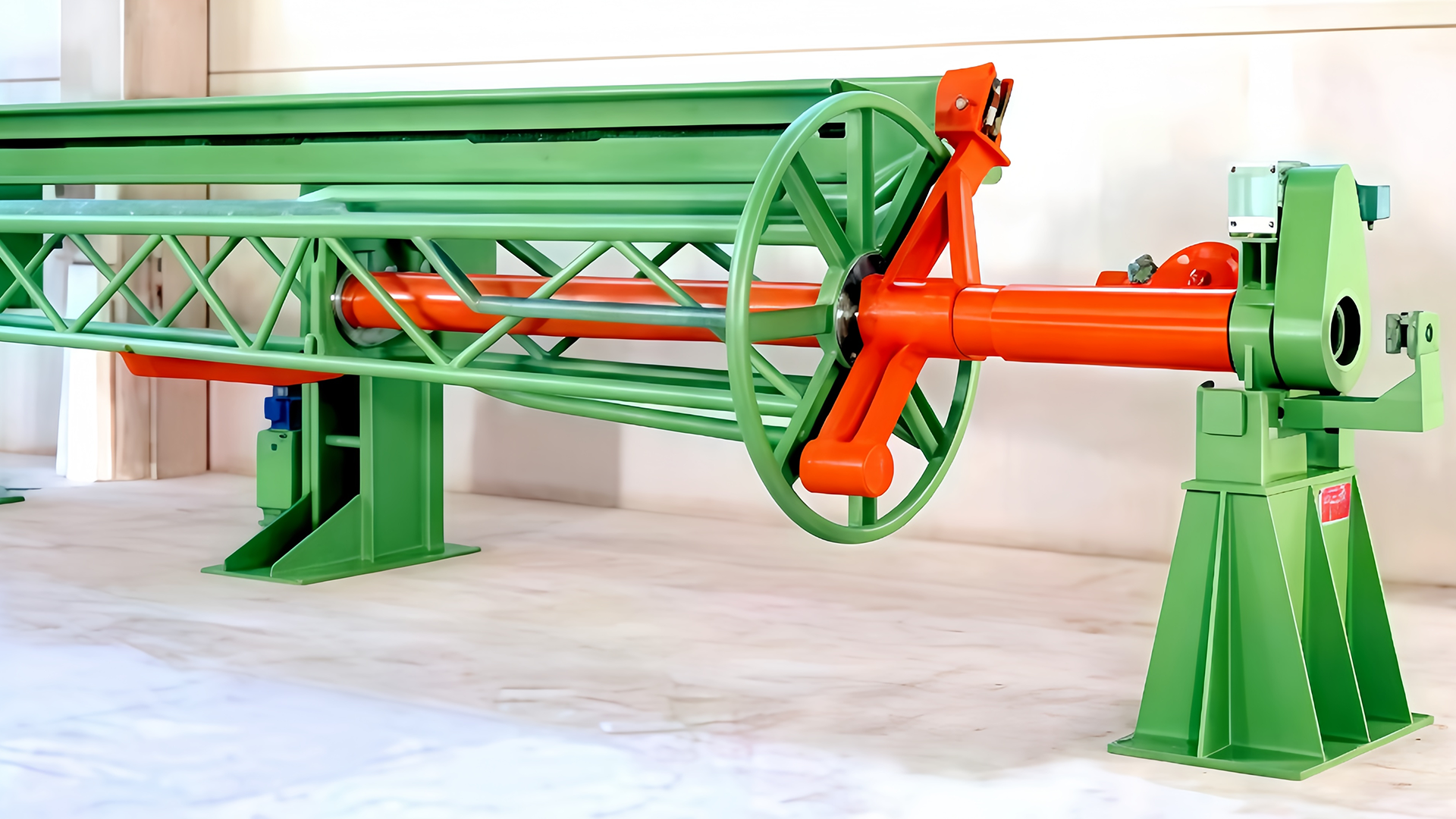 Cum găzduiește mașina de plată cu sârmă bobine sau bobine mari minimizând în același timp timpul de configurare și cerințele de muncă?