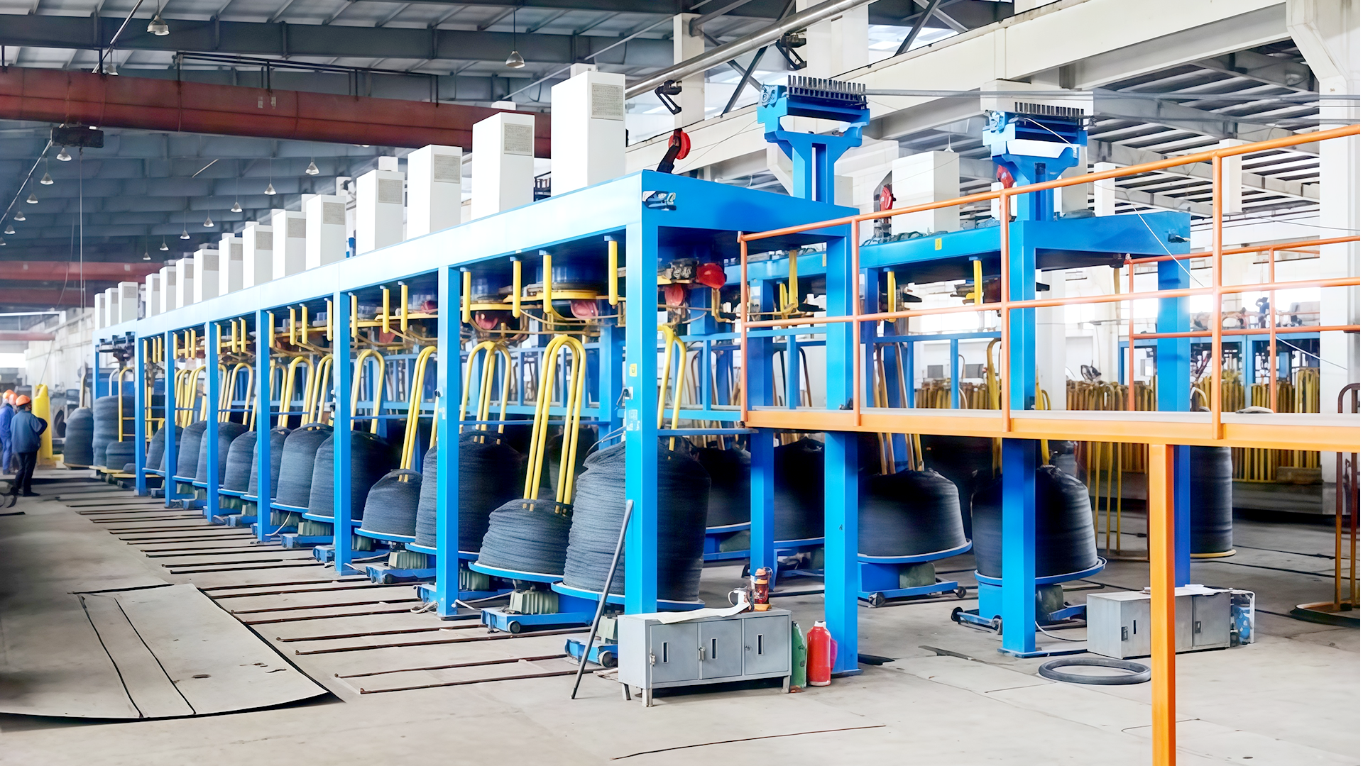 Cum asigură mașina de preluare a sârmei o tensiune uniformă în timpul procesului de înfășurare a sârmei?